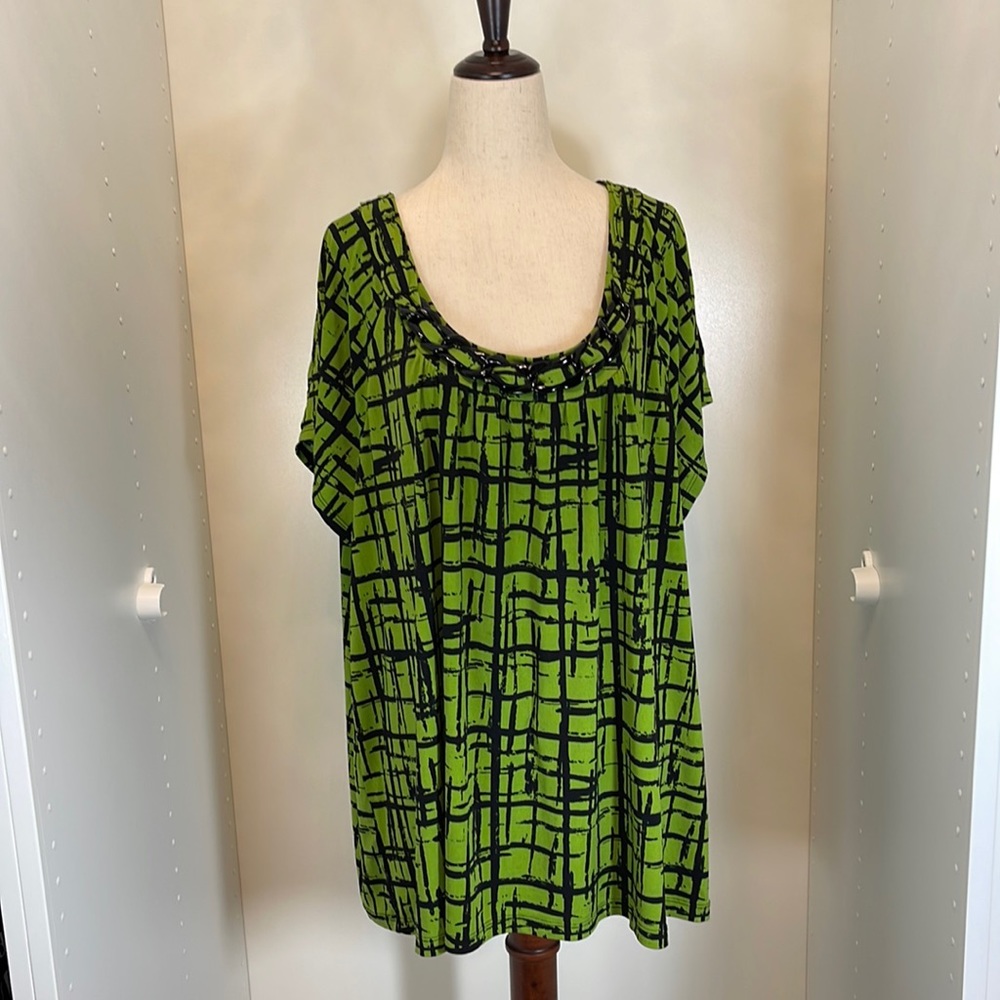 Apt. 9 Green and Black Patterned Scoop Neck Blouse